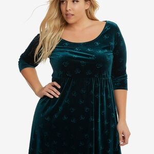 Her Universe Marvel Loki Velvet Embossed Dress Plus Size- Size 3x